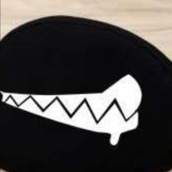 Masks - Picture 10 of 12